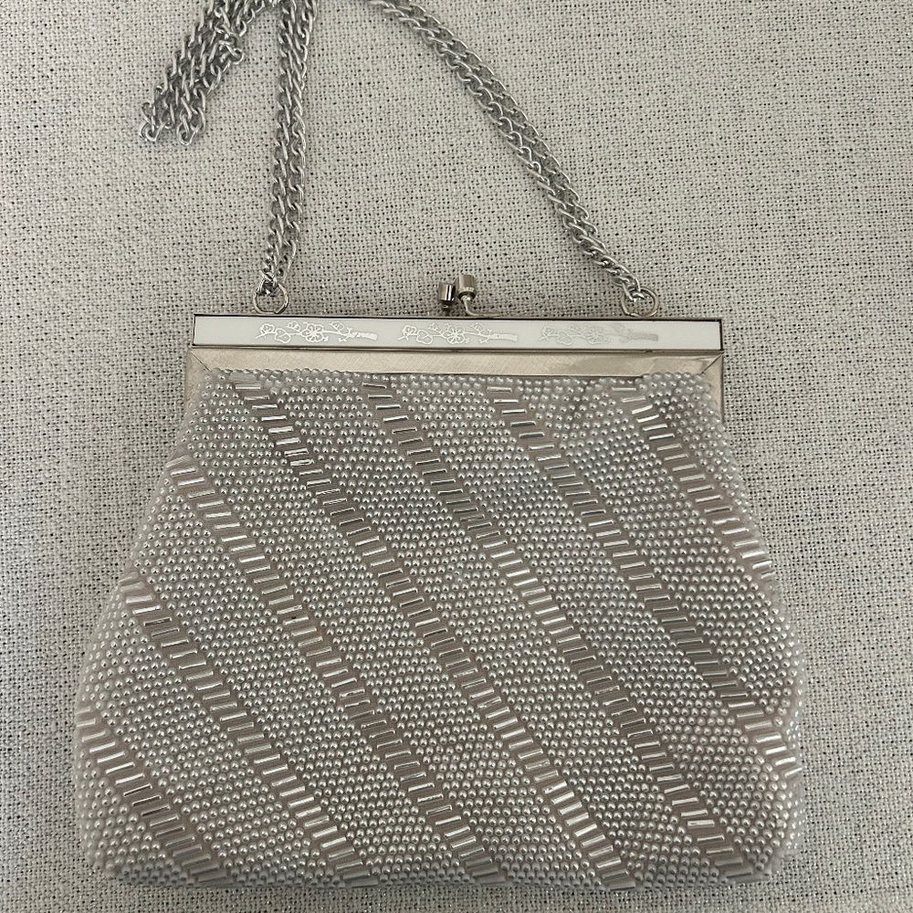 Vintage Beaded Siver and White Kiss Lock Purse made in Hong Kong